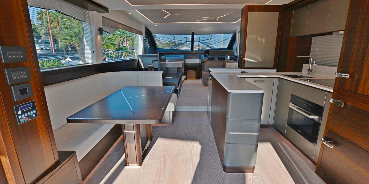 Продается моторная яхта Sunseeker Manhattan 68